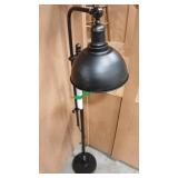 INDUSTRIAL STYLE ADJUSTABLE FLOOR LAMP
