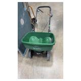 SCOTTS TURF BUILDER SEED SPREADER