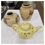 HALL PARADE TEA POT & ART POTTERY ASSORTMENT