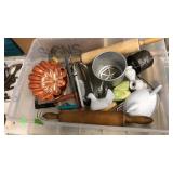 TOTE OF KITCHEN ITEMS