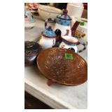 GROUP OF POTTERY PIECES W/ CHICKEN CREAMER/SUGAR