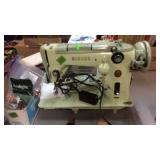SINGER SEWING MACHINE