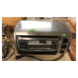 BLACK & DECKER TOASTER OVEN