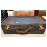 VINTAGE SUITCASE
