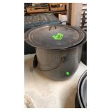 GRANITE WARE CHAMBER POT