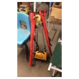 BERGER SURVEYOR'S LEVEL W/ TRIPOD & 2 GRADE STKS