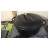 LODGE CAST IRON DUTCH OVEN