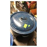 LARGE BLUE GRANITE WARE STOCK PAT W/ LID