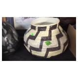 DECORATIVE CROCK, WHITE/BROWN