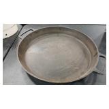 LODGE 19.75' CAST IRON PAN