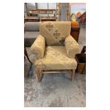 UPHOLSTERED CHAIR