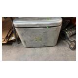 VINTAGE KINGS ALUMINUM COOLER