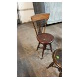 ANTIQUE OAK ORGAN STOOL W/ CLAW & BALL FEET