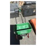 SCOTTS FERTILIZER SPREADER