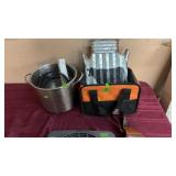 STAINLESS STEEL STOCK POT, ORANGE/BLK BAG W/ MILK
