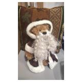 STUFFED BEAR AND 2 WOODLAND THEMED PILLOWS