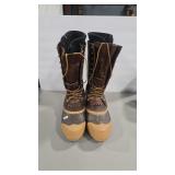WHITES SIZE 10 WINTERBOOTS