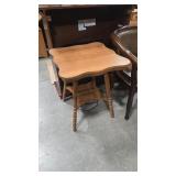 VINTAGE OAK PARLER TABLE