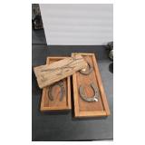 HORSE SHOE & WOOD ROAD RUNNER WALL ART