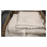 VTG LINEN TABLEWEAR