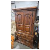 WOOD 5 DRAWER ARMOIR