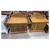 2 OAK NIGHT STANDS