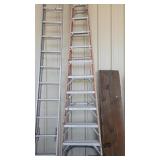 HUSKY 12FT FIBERGLASS LADDER