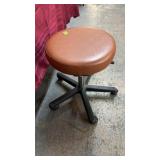 ADJUSTABLE ROLLING STOOL