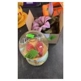 WIZARD OF OZ MUSICAL SNOW GLOBE & PORCELAIN