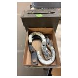 TRUCK HOOKS & AMMO CAN