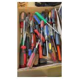 BX OF SCREWDRIVERS