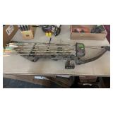 HATCHET COMPOUND BOW W/ ARROWS