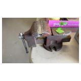 BENCH VISE