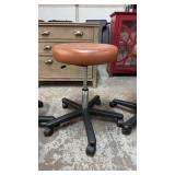 ADJUSTABLE ROLLING STOOL