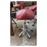 ADJUSTABLE ROLLING STOOL
