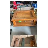 LOCKING WOOEN BOX W/ KEY