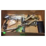 SAFETY RAZORS, 2 HAND CLIPPERS