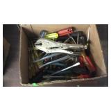 BX OF SCREWDRIVERS