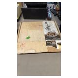 BOX OF HO TRAIN CARS