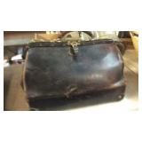 VINTAGE LEATHER DOCTOR BAG