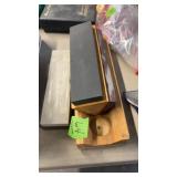 TRI-STONE SHARPENER & EXTRA SHARPENING STONE