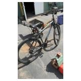 MONGOOSE FRONT SUSPENSION MOUNTIAN BIKE