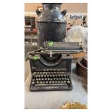 VITNAGE REMINGTON TYPEWRITER