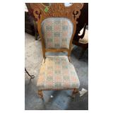 ANTIQUE CHAIR