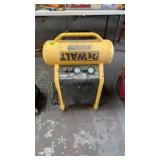 DEWALT 4 1/2 G AIR COMPRESSOR 250 PSI