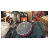 CANTEEN & DUFFLE BAG & COLEMAN LANTERN ( BROKEN