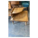 CORNER TABLE