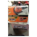 BLACK & DECKER 1/4 SHEET SANDER & AUTO SPA BUFFER
