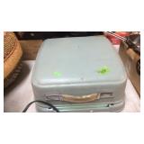 HERMES 3000 VINTAGE TYPEWRITER W/ CASE
