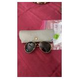 VINTAGE AVIATOR SUNGLASSES-GOLD TONE FRAMES